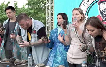 В Минске прошел чемпионат по поеданию бургеров