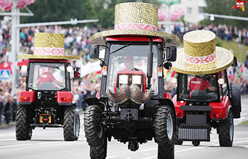 Трактора с усами и консервы: что увидели минчане на параде