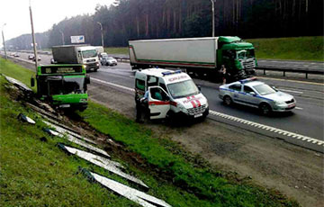 В Минске на МКАД грузовик столкнулся с рейсовым автобусом