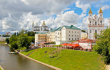 Grill-Bar Located In Historical Building Burns In Vitsebsk's Centre