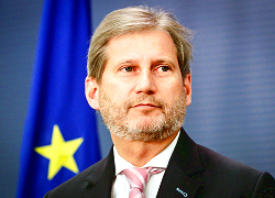 Johannes Hahn: The EU can't accept political prisoners in Belarus
