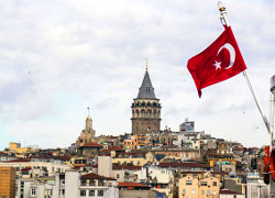 Тэракт у Стамбуле: абстраляны паліцэйскі аўтамабіль