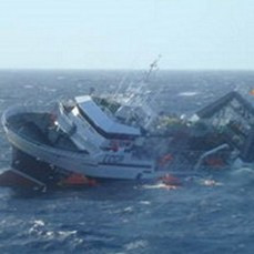 Крушение траулера в Охотском море: 54 погибших