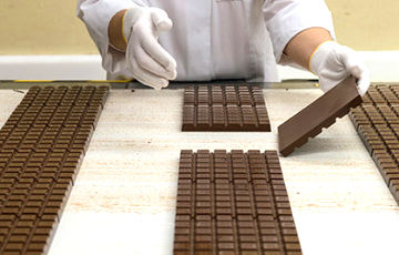 Ученые объяснили образование белого налета на шоколаде