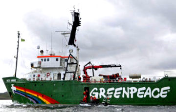 AFP: Russia must compensate Dutch over Greenpeace ship