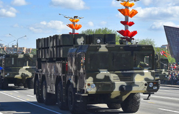 Военный эксперт: Лукашенко спешит провести перевооружение