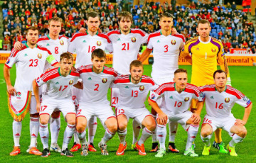 Белорусские сборные по футболу оденет Macron