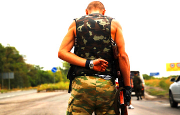 Bloomberg: Боевиками в Донбассе руководят 5 российских генералов и один полковник
