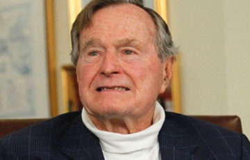 Джордж Буш-старший упал и сломал шейный позвонок