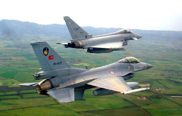 Турэцкія ВПС прыведзеныя ў поўную баявую гатоўнасць