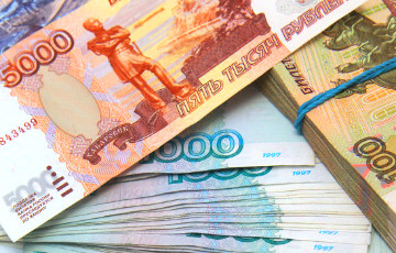 Эксперты предсказали падение российского рубля в понедельник