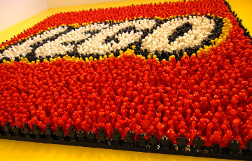 Ай Вэйвэй не смог купить конструктор Lego