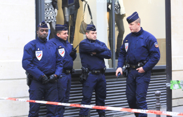 Демонстрации в Париже и пригородах запрещены