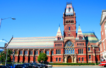 Гарвардский университет эвакуировали из-за угрозы взрыва