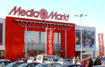 Беларусы змятаюць тэхніку і адзенне ў польскіх гіпермаркетах