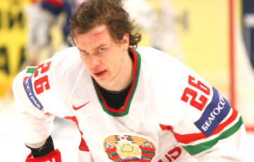 Хоккей: Названы лучшие игрок и тренер Беларуси