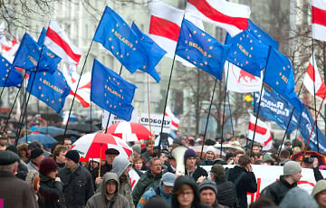Эксперт: Белорусы выберут самоопределение на Запад