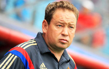 Тренера сборной РФ по футболу отправили в отставку
