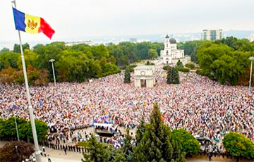 В 25-ю годовщину независимости в Молдове проходят акции протеста