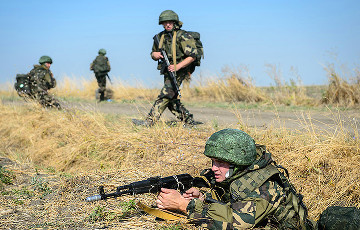 Kostroma Paratroopers First Land In Belarus