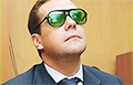 Медведев сделал замечание опоздавшему на заседание министру