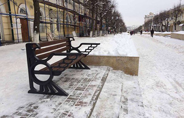 В России установили скамейку с орлами в стиле Третьего рейха