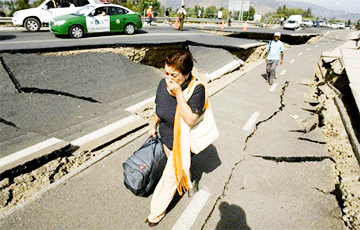 Мощное землетрясение в Чили вызвало угрозу цунами