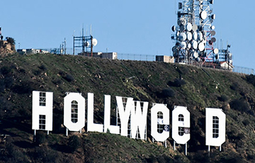 Неизвестный изменил надпись Hollywood в Лос-Анджелесе на Hollyweed