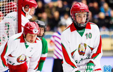 Белорусские хоккеисты обыграли чехов на юниорском чемпионате мира