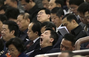 В Китае чиновники нашли способ обманывать систему и прогуливать работу