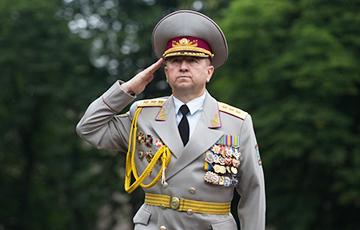 Порошенко наградил генерала, который отказался разгонять Майдан