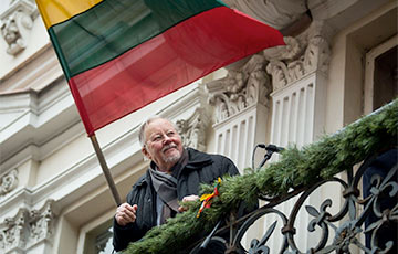 Landsbergis To Lukashenka: Noose Is Ready For You On Kremlin Chimes