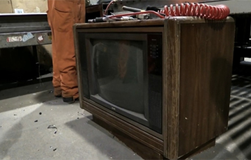 В Канаде в корпусе старого телевизора нашли $100 тысяч