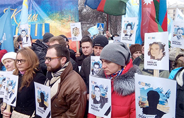 В Киеве проходит Марш солидарности с крымскотатарским народом