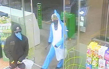 Новозеландец в костюме акулы ограбил АЗС и унес оттуда только конфеты