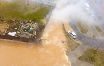 В Сухарево прорвало трубопровод с горячей водой