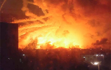 В Украине горит крупнейший склад боеприпасов