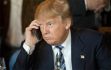 Трамп пачаў карыстацца iPhone