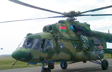 На базу в Мачулищах доставили российские вертолеты