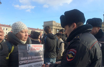 В Петербурге прошла акция в поддержку дальнобойщиков