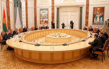 Диктатор: Беларусь готова строить АЭС по всему миру