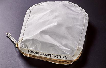 Американка случайно купила у NASA сумку Нила Армстронга и продает ее за миллионы долларов