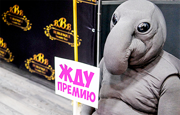 В Минске открылся первый салон красоты, где можно выпить и закусить