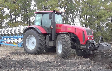 Белорусы создали виртуальный тренажер по управлению трактором