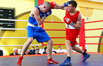 Белорус Евгений Кармильчик вышел в полуфинал и гарантировал себе медаль ЧЕ по боксу