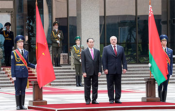 Лукашэнка: Мы былі побач з в'етнамскімі братамі на той вайне