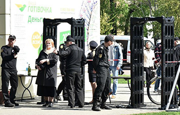 В Одесской области неизвестные захватили здание суда