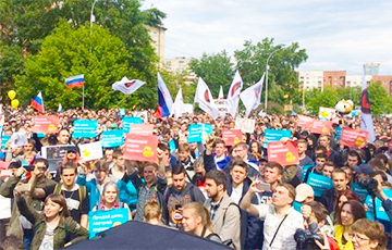 В Москве тысячи человек вышли на марш «За свободный интернет»