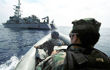 Амерыканскі карабель адкрыў папераджальную страляніну па іранскім судне