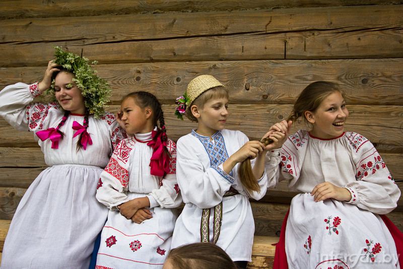 Русская вышиванка фото